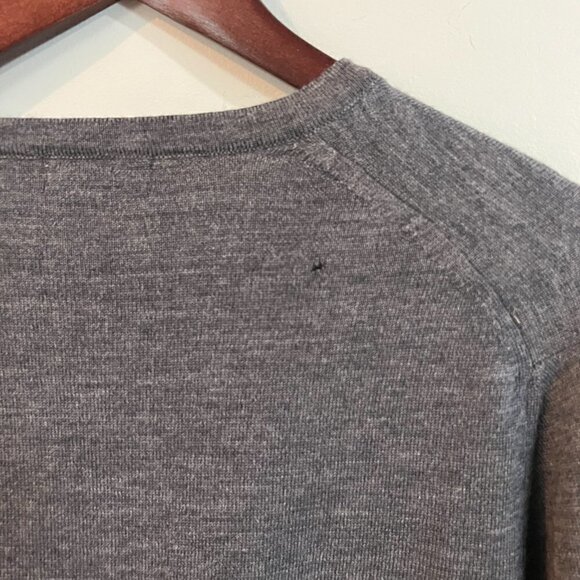 J Lindeberg Merino Wool V Neck Sweater Gray Medium Men's Long Sleeves Pullover - Picture 5 of 6